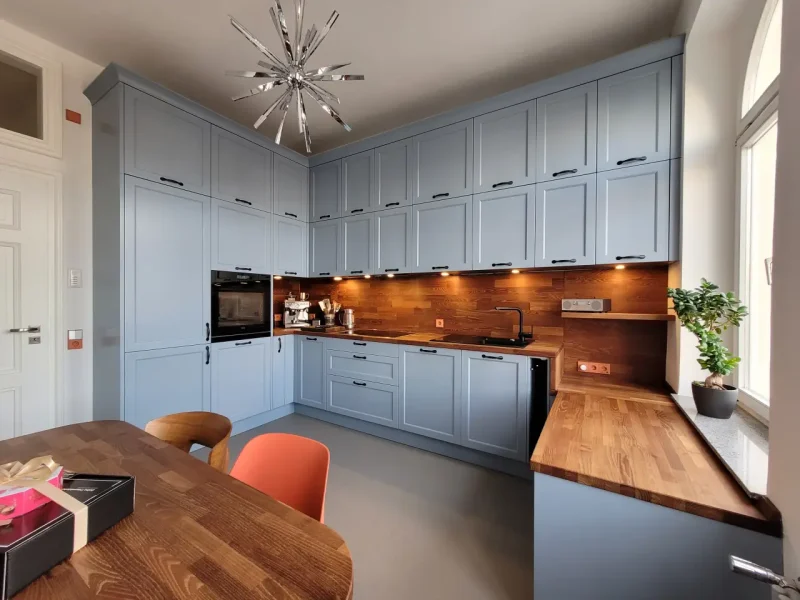 Altbauküche mit Stil – Eine elegante Kombination aus Farbe und Funktion