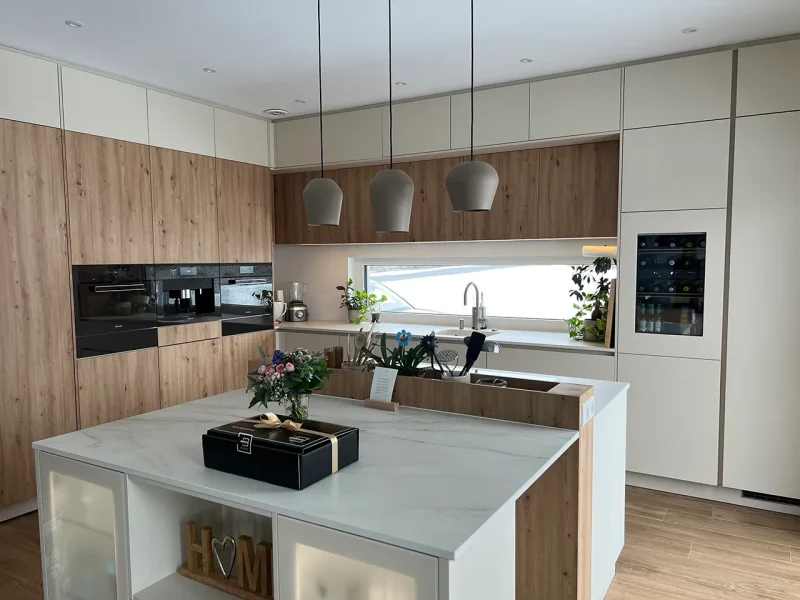 Natürlicher Charme trifft schlichte Eleganz